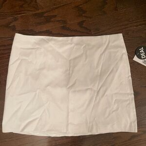 Forever 21 White Women's Skirt
